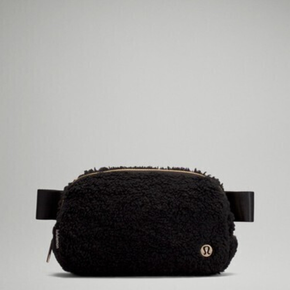 Lululemon Everywhere Belt Bag 1L *Fleece BLACK